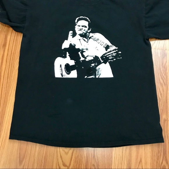 Johnny Cash Flipping the Bird T-shirt - Picture 5 of 7